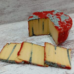 red & blue queso vegano roquefort